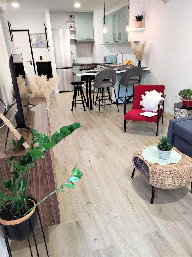 Center Apartment Pia أوميس المظهر الخارجي الصورة