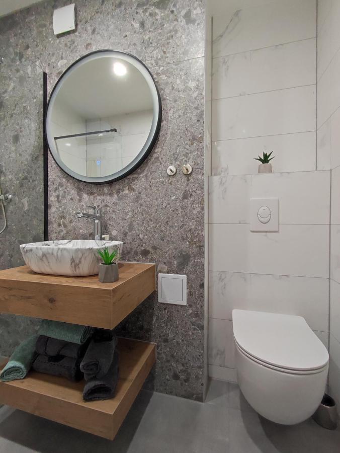 Center Apartment Pia أوميس المظهر الخارجي الصورة