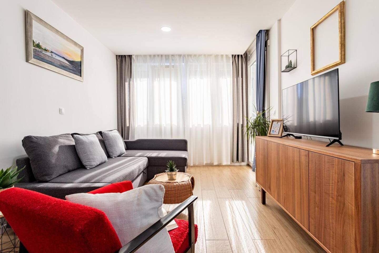 Center Apartment Pia أوميس المظهر الخارجي الصورة