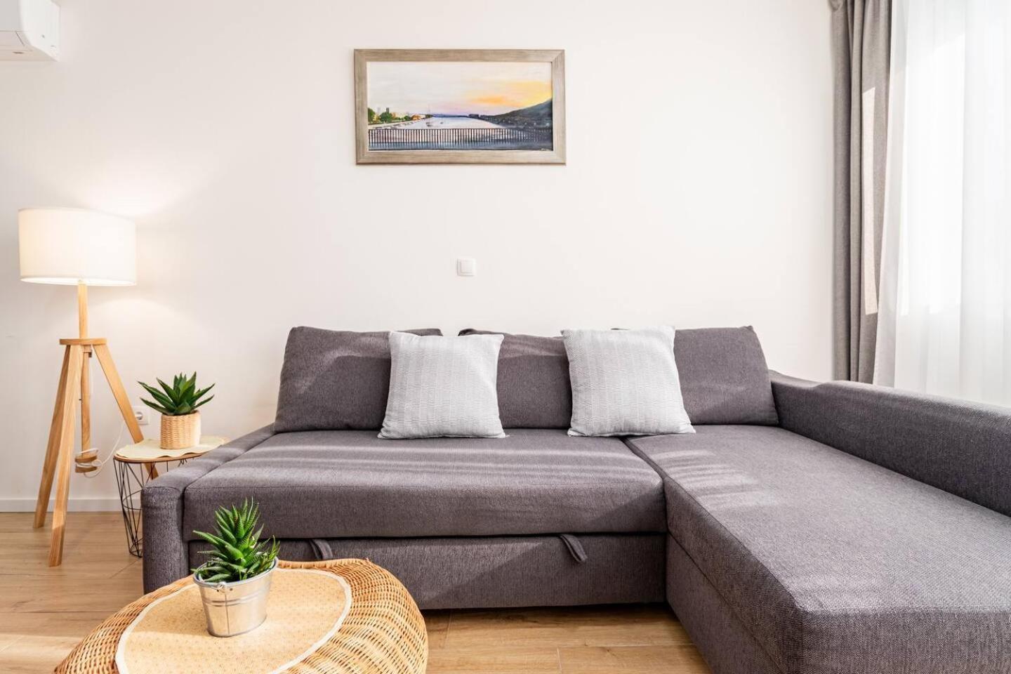 Center Apartment Pia أوميس المظهر الخارجي الصورة