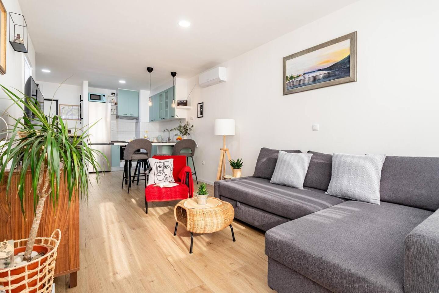 Center Apartment Pia أوميس المظهر الخارجي الصورة